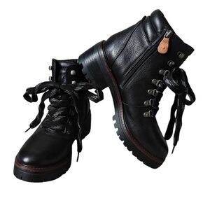 GENTLE SOULS BY KENNETH COLE NWOT Baillie 2.1 Combat Boot in Black Size 8M